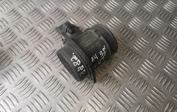Audi A4 S4 B5 8D Mass air flow meter 0280218063 06A906461L