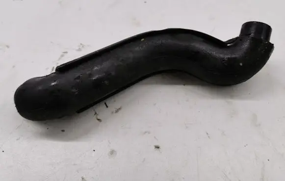 Mercedes-Benz B W245 Breather hose/pipe A6400101182