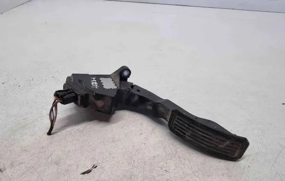 Toyota Auris 150 Accelerator throttle pedal 7811002020 07185B