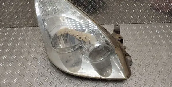 Toyota Corolla Verso AR10 Headlight/headlamp