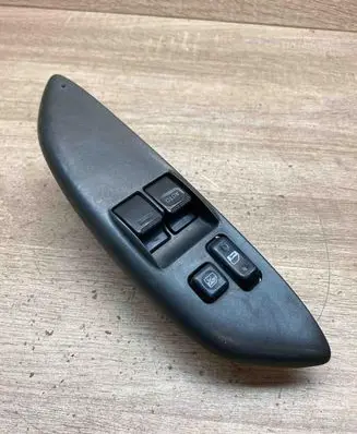 Nissan Almera Electric window control switch 0113H99