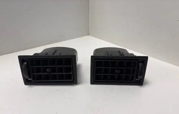 Volkswagen Transporter - Caravelle T4 Dashboard side air vent grill/cover trim 701819709 701819704