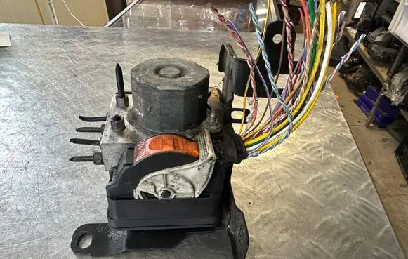 Citroen C4 II Picasso ABS Pump 9816071080
