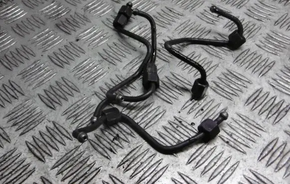 Peugeot 206 Fuel injector supply line/pipe 