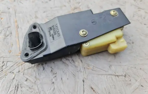 Fuel tank cap lock motor