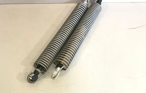 BMW 5 F10 F11 Tailgate strut 3613