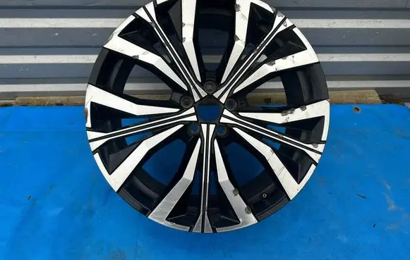 Renault Austral R20 alloy rim 403004261R