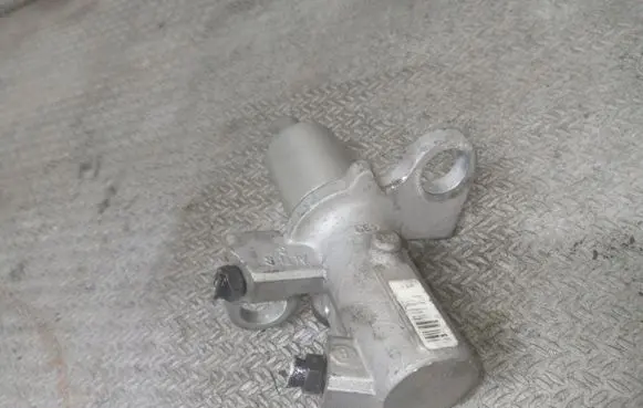 Audi A4 S4 B7 8E 8H Master brake cylinder