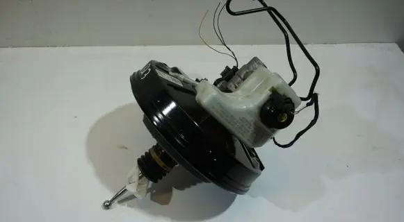 Audi Q3 8U Brake booster 