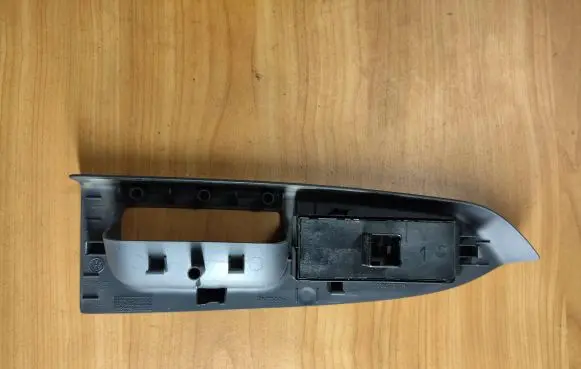 Volkswagen Touran II Front door window switch trim 1T1867371H