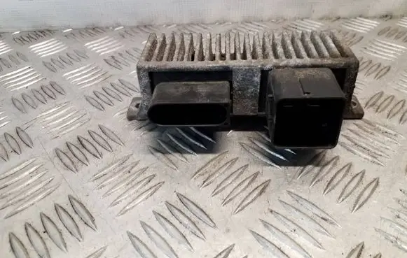 Renault Trafic III (X82) Glow plug pre-heat relay 271206395R