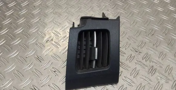Toyota Prius (XW30) Dashboard side air vent grill/cover trim 5566247030 5568647020
