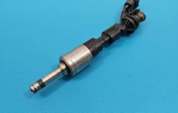 Volvo V40 Fuel injector 0261500155 IMPRK1608074