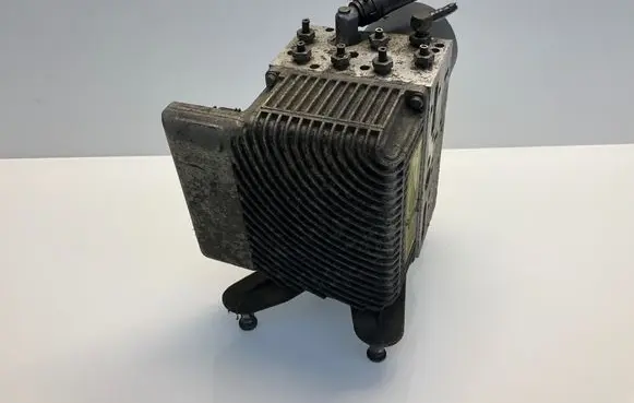 Mercedes-Benz E W211 ABS Pump 0265250138