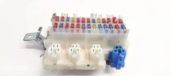 Nissan Primera Fuse box set