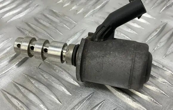 Seat Leon (5F) Camshaft vanos timing valve 04L906455A