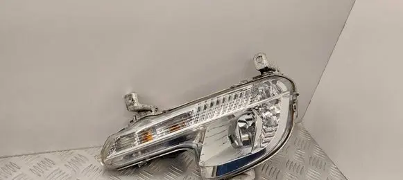 Peugeot 508 Front fog light 9670476280
