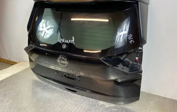 Nissan X-Trail T33 Rear windscreen/windshield window 