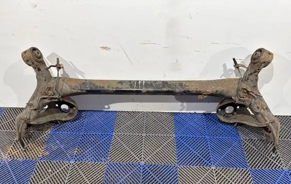 Toyota Prius (XW30) Rear axle beam 