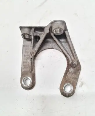 Volvo XC70 Front differential bracket 30713236