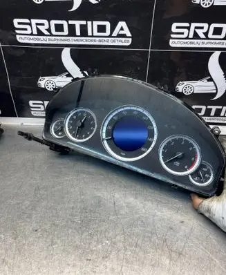 Mercedes-Benz E W212 Speedometer (instrument cluster) A2129001014