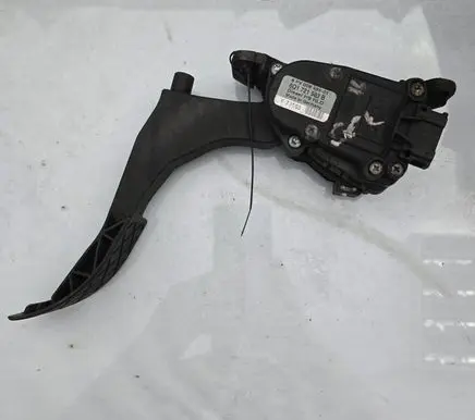 Seat Ibiza III (6L) Accelerator throttle pedal 6Q1721503B 6PV00849501