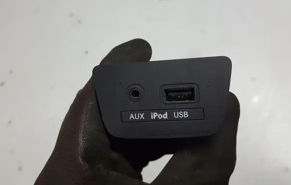 Hyundai i30 USB socket connector 84760A6950RY