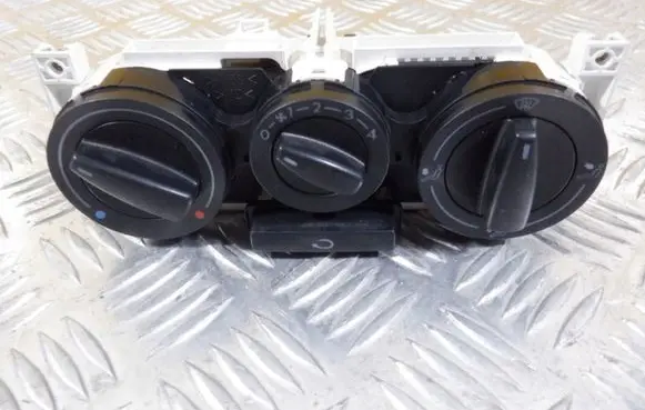 Volkswagen Polo III 6N 6N2 6NF Climate control unit 1J0819045F
