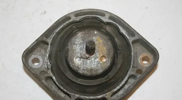 BMW X3 E83 Engine mount bracket 22113400335