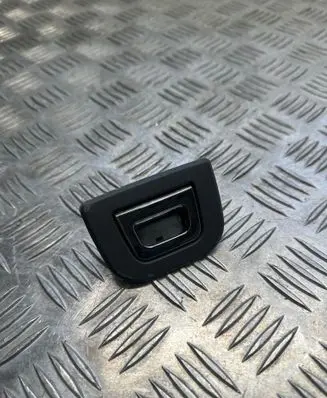 Other trunk/boot trim element