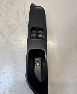 Iveco Daily 6th gen Electric window control switch 5801511729
