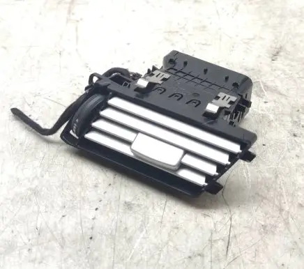 Mercedes-Benz E W212 Dash center air vent grill A2128300254 06822001