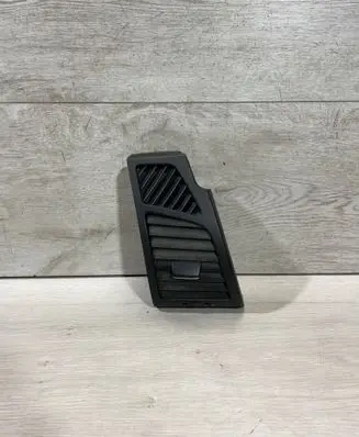 BMW 1 E81 E87 Dashboard side air vent grill/cover trim 7059188 5160 P0102044