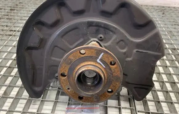 Seat Leon (5F) Front wheel hub spindle knuckle 