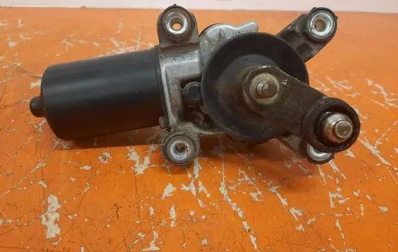 Nissan Pathfinder R50 Wiper motor