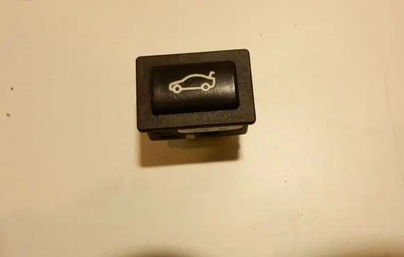 Tailgate opening switch