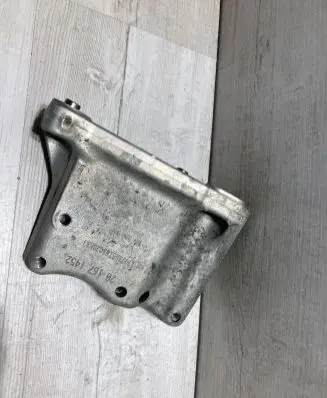 BMW X1 F48 F49 Engine mounting bracket 8603620