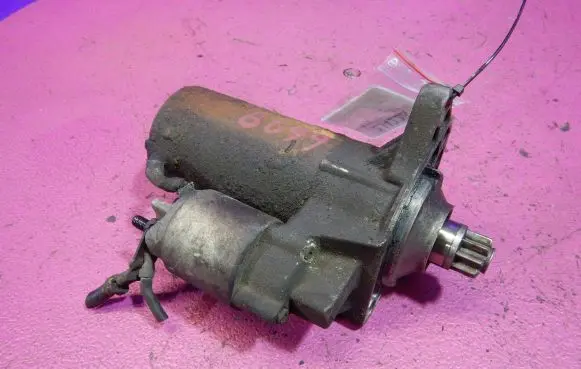 Volkswagen Golf III Starter motor