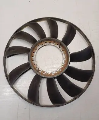 Volkswagen PASSAT B5.5 Fan impeller 058121301B