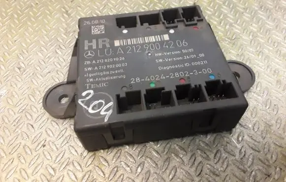 Mercedes-Benz C W204 Door control unit/module 2129004206 A2129004206