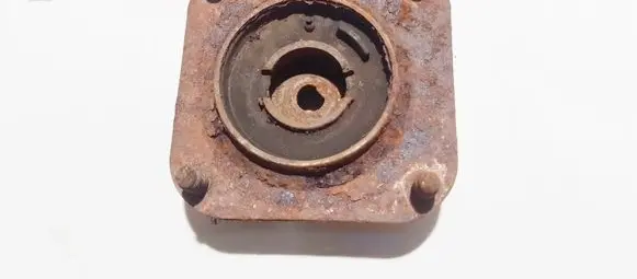 Coil spring mount