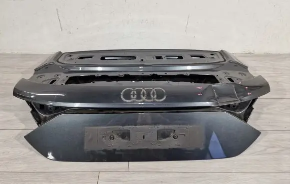 Audi E-tron GT Tailgate/trunk/boot lid 4j3827260
