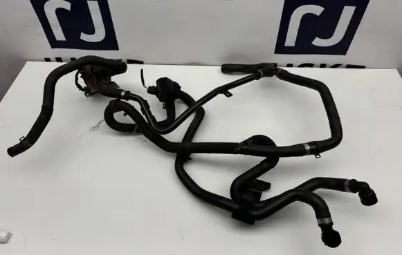 Mercedes-Benz GLA W156 Engine coolant pipe/hose A2465011258 A2468303396