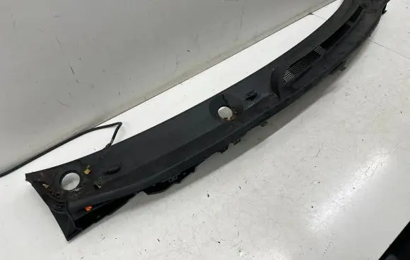 Nissan Qashqai J12 Wiper trim 668206UA1A