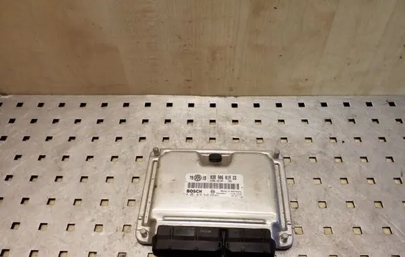 Volkswagen PASSAT B5.5 Engine control unit/module 038906019GS 0281010940