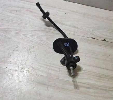 Fiat 500X Clutch master cylinder 005527234200