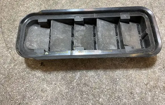 Volvo XC40 Quarter panel pressure vent 31449325