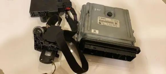 BMW 3 E90 E91 Engine ECU kit and lock set 0281017024