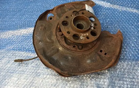 Mercedes-Benz C W203 Rear wheel hub