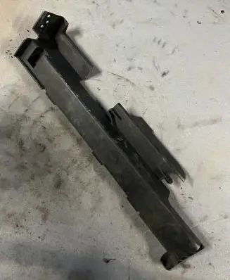 Chrysler Grand Voyager IV Radiator mount bracket 868506T